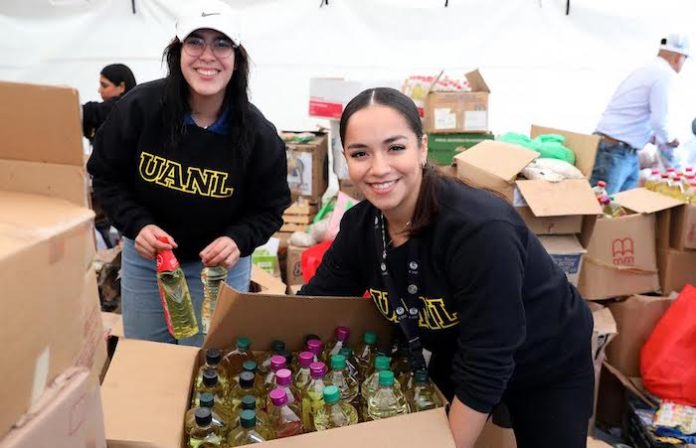 Suma UANL 8 toneladas de alimentos a colecta de Hambre Cero NL