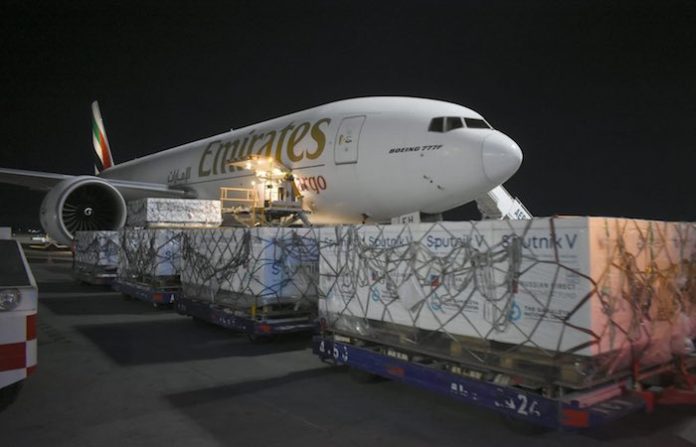 México recibe 600.000 dosis de vacuna rusa Sputnik V contra covid-19