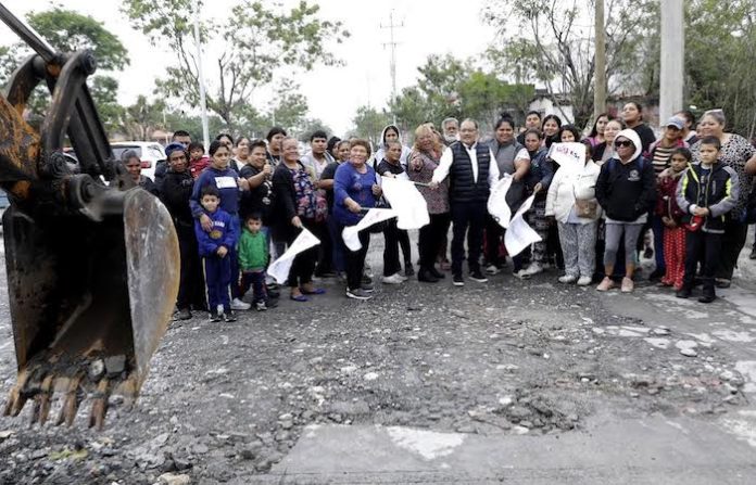 Arranca Escobedo trabajos de drenaje y bacheo en Antiguo Camino a San Miguel