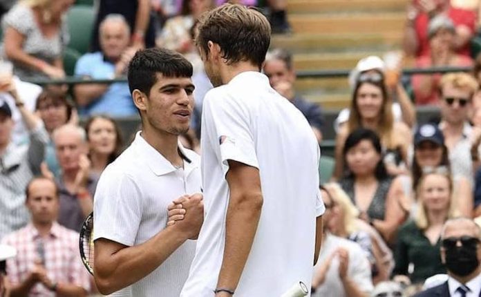 Alcaraz, y el aprendizaje de caer en Wimbledon ante Medvedev