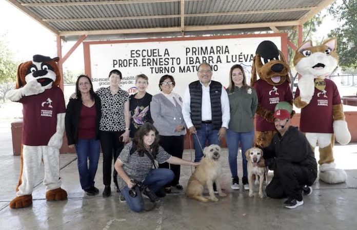 Instruye Escobedo a activistas capitalinos en materia de protección animal
