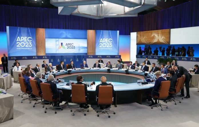 Los países de APEC deben resistir la politización del comercio, afirma Xi