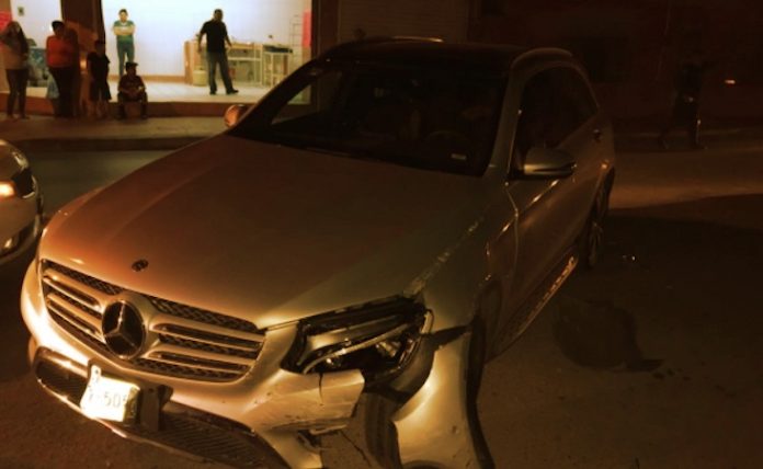 Un automóvil atropella aposta una multitud en la región rusa de Nóvgorod