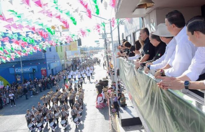 Realiza Apodaca desfile por aniversario de la Revolución Mexicana