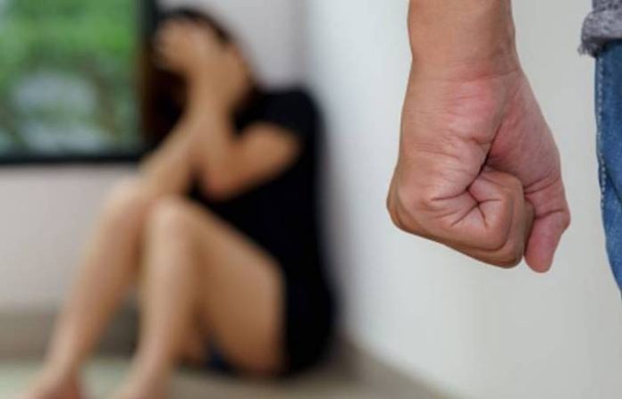Piden que patrones otorguen permisos hasta por tres meses con goce de sueldo a mujeres víctimas de violencia extrema