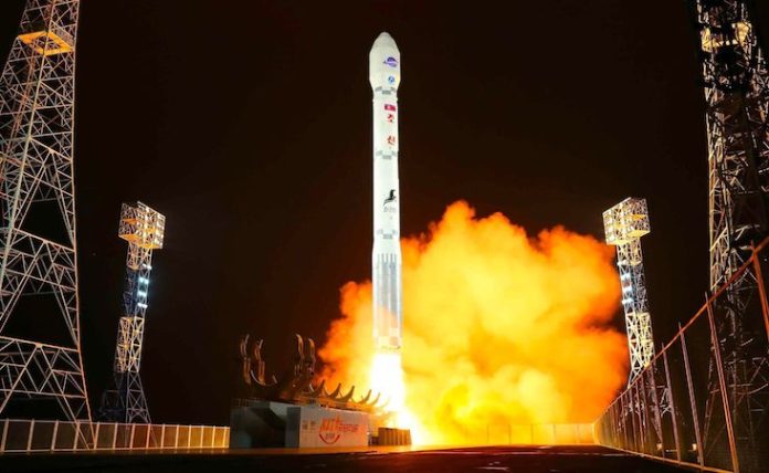 Corea del Norte confirma el lanzamiento exitoso de satélite en un nuevo misil