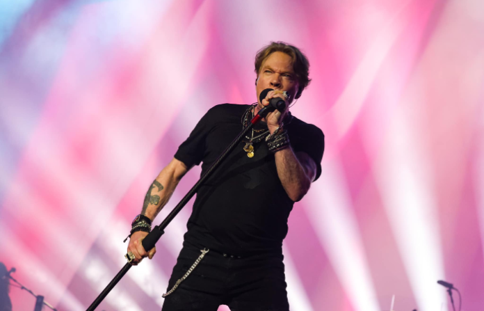 Demanda exmodelo a Axl Rose por agresión sexual