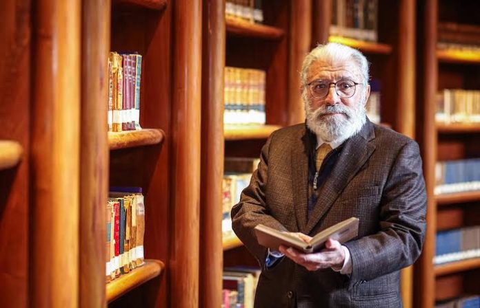 FIL de Guadalajara reconoce a Porfirio Tamez como bibliotecario 2023