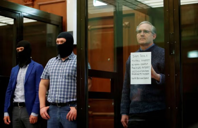 Familia de Whelan quiere ayuda de grupo ruso de derechos humanos tras ataque en prisión