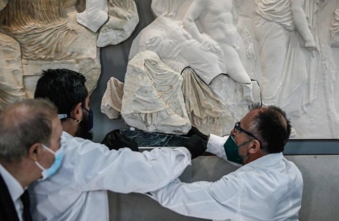 Reino Unido y Grecia desean buenas relaciones pese a tensión por esculturas del Partenón