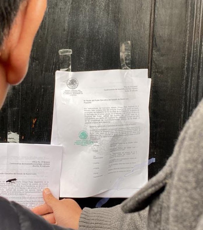 Dictamina juez que hasta no arreglar el asunto del gobernador interino; Samuel García no podrá irse de NL, a la campaña presidencial