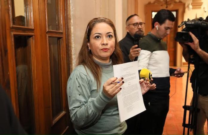 Notifica Congreso del Estado acuerdo de designación de Gobernador interino