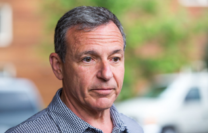 Tenemos que entretener primero: CEO de Disney, Bob Iger