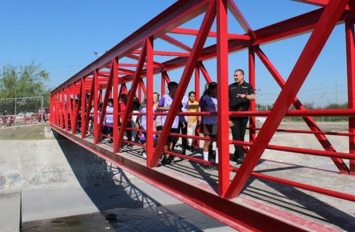 Tiene Apodaca nuevo puente peatonal y parque lineal