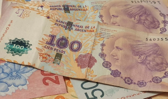 Inflación de Argentina se acelera en noviembre al 12,8 % y la interanual trepa al 160,9 %