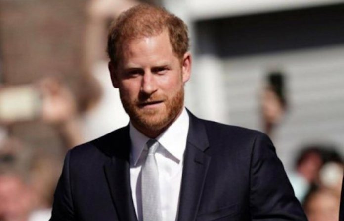 Declaran parcialmente culpable a Mirror Group de hackear el móvil del príncipe Enrique