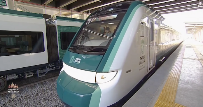 Video: Presidente de México inaugura primer tramo del turístico Tren Maya