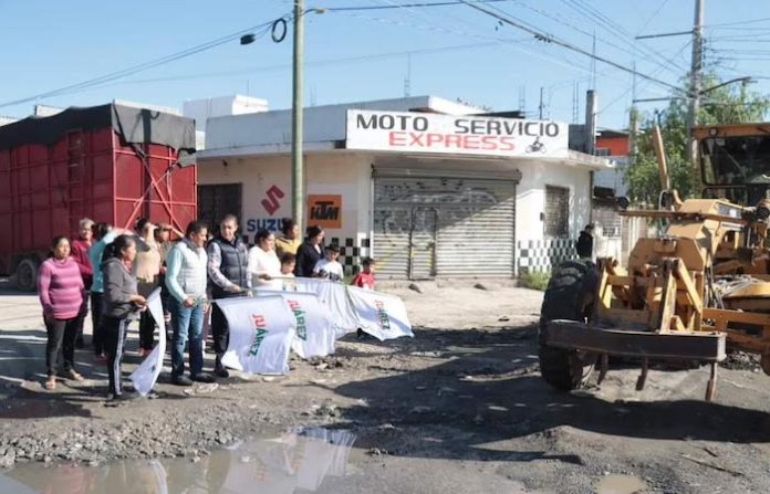 Reconstruyen arterias viales en colonias de Juárez