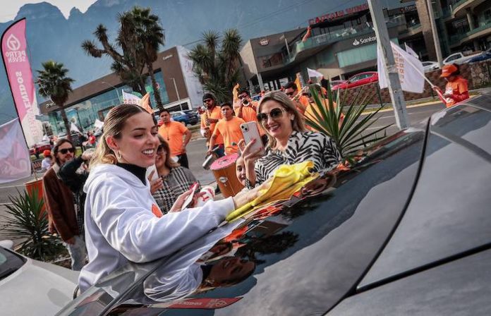 Destaca Mariana Rodríguez voluntad de ayudar y trabajo en Capullos