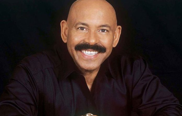 Oscar D´León festejará sus 50 años de trayectoria en la CDMX