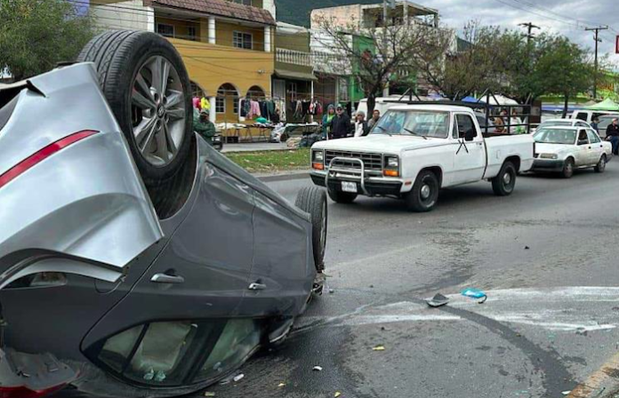 Deja volcadura un lesionado