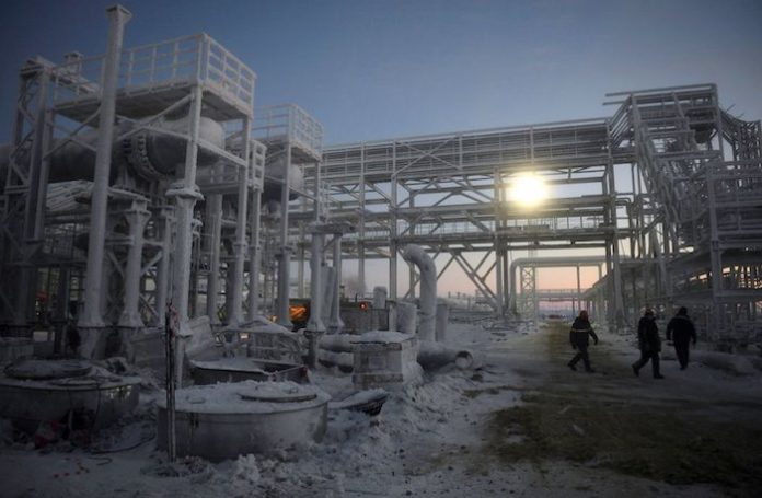 La compañía japonesa Mitsui retira a trabajadores del proyecto internacional Arctic LNG 2