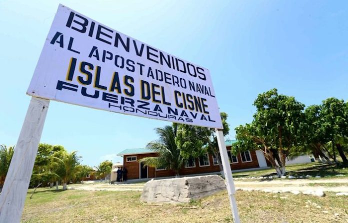 Presidenta hondureña ratifica proyecto de penitenciaría en isla deshabitada del Caribe