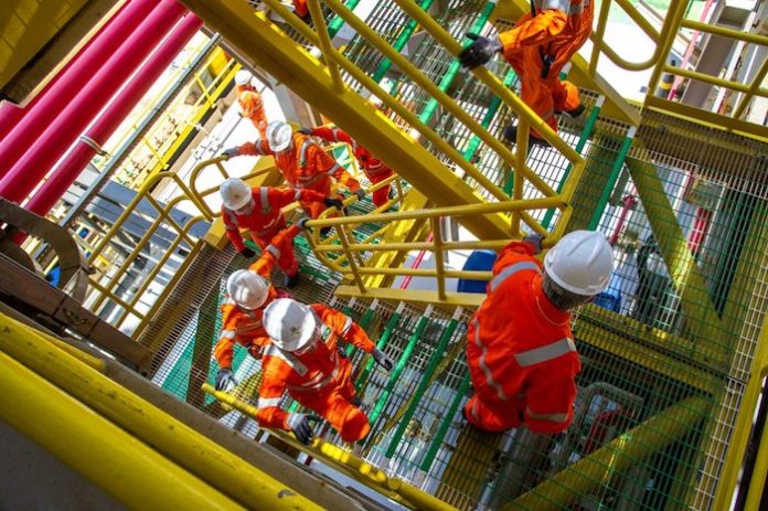 Ministros brasileños justifican decisión de Petrobras de no repartir dividendos extra