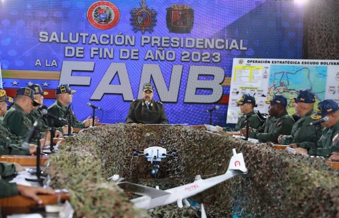 Maduro ordena al Ejército acción defensiva ante llegada de buque inglés a Guyana