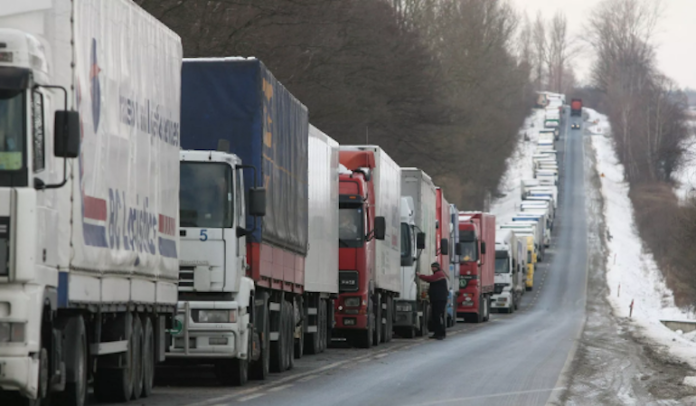 Ucrania reporta unos 2.400 camiones bloqueados por agricultores en la frontera con Polonia