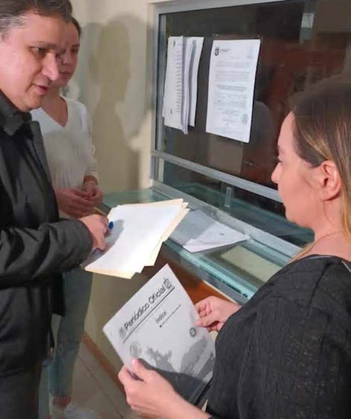 A través de Tabita Ortiz, el Congreso de NL recibe notificación con la que Samuel García reasume como Gobernador