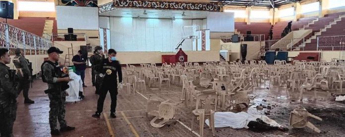 Suben a 11 los muertos por la explosión en una universidad en el sur de Filipinas