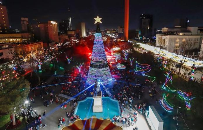Llega “Navidad Contigo” a la Plaza Zaragoza de Monterrey