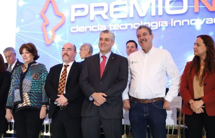 Entregan Primer Premio NL de Ciencia, Tecnología e Innovación