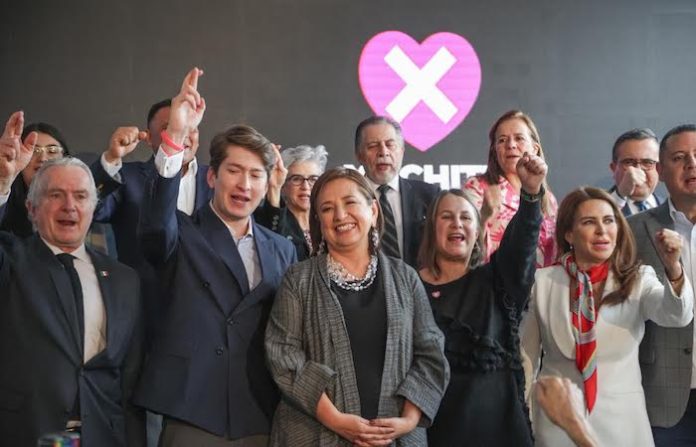 Presenta Xóchitl Gálvez a su equipo organizador de precampaña