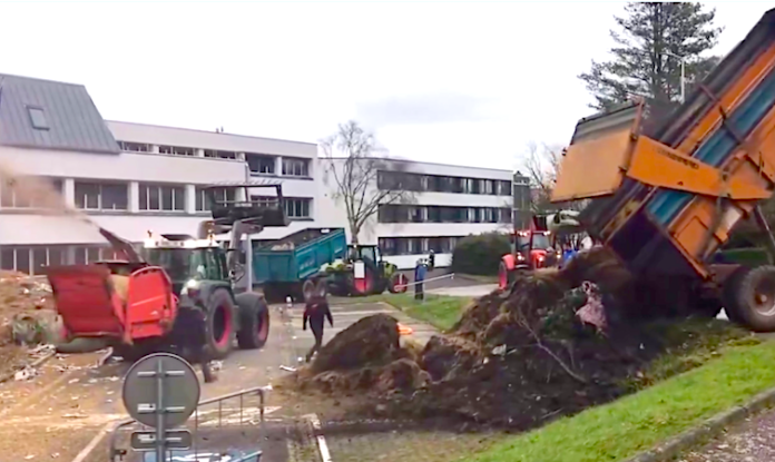 Video: Agricultores franceses bloquean autopistas en protesta por importaciones de alimentos
