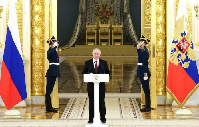 Putin: Rusia reconstruirá todo lo destruido en las regiones nuevas del país