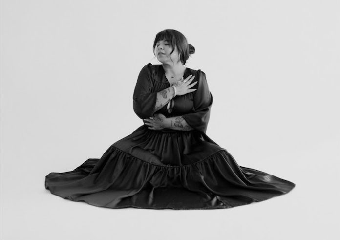 Doris Anahi renace con su nuevo EP, Por Las Buenas