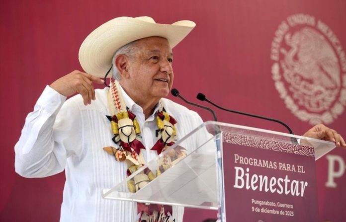 Se necesita de todos para combatir el cobro de piso: AMLO ante violencia en Texcaltitlán