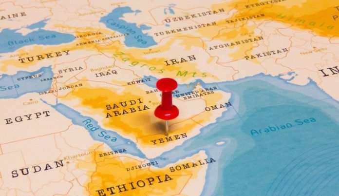 Reportan combates entre fuerzas estadounidenses y hutíes en el mar Rojo