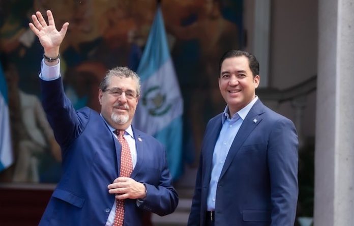 Bernardo Arévalo asume la presidencia de Guatemala con la misión de eliminar la corrupción