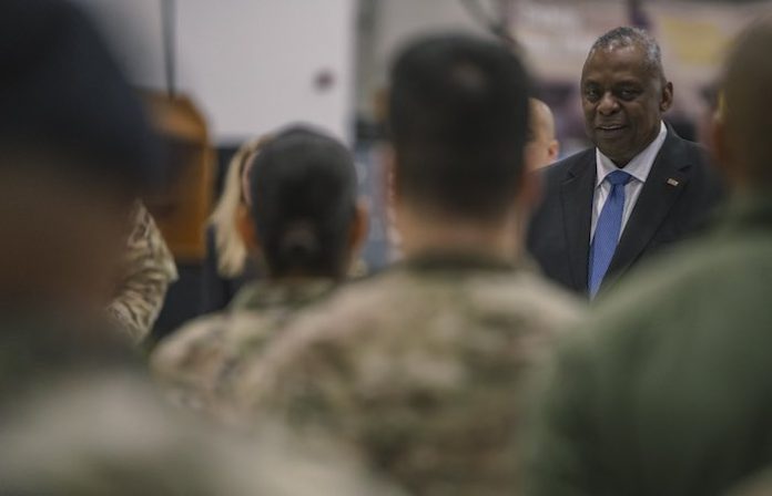 Austin dirigió y supervisó ataques de EU contra los hutíes desde el hospital