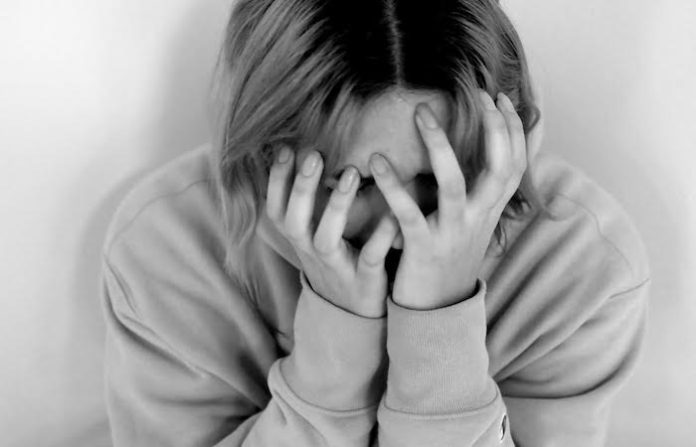 Proponen garantizar atención gratuita a menores con depresión y ansiedad