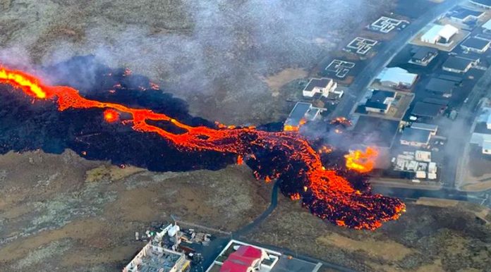 Una erupción volcánica comienza en el suroeste de Islandia