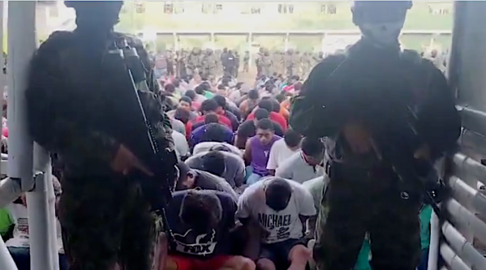 Video: Presidente de Ecuador dice que se está tomando el control de las cárceles del país