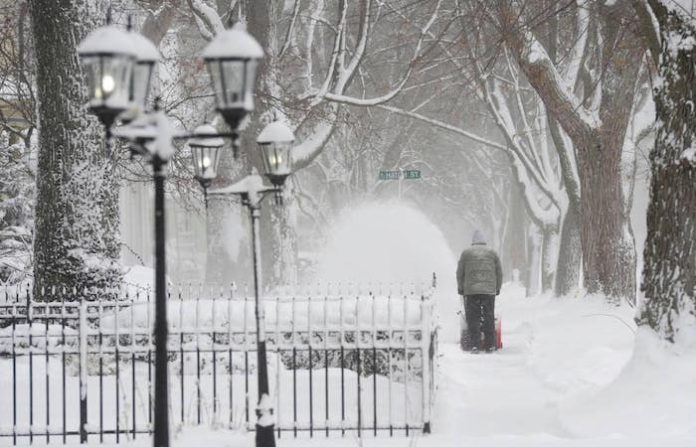 Clima invernal obliga a cancelar y retrasar más de 5.000 vuelos en EU
