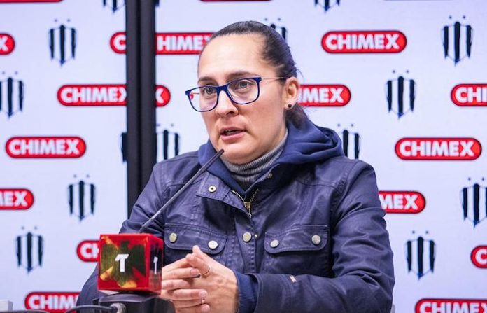 “La institución se merece que salgamos a la cancha a defender el escudo”: Amelia Valverde