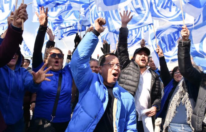 Piden a Héctor Castillo sacar a Santa Catarina del hoyo donde la tiene Jesús Nava