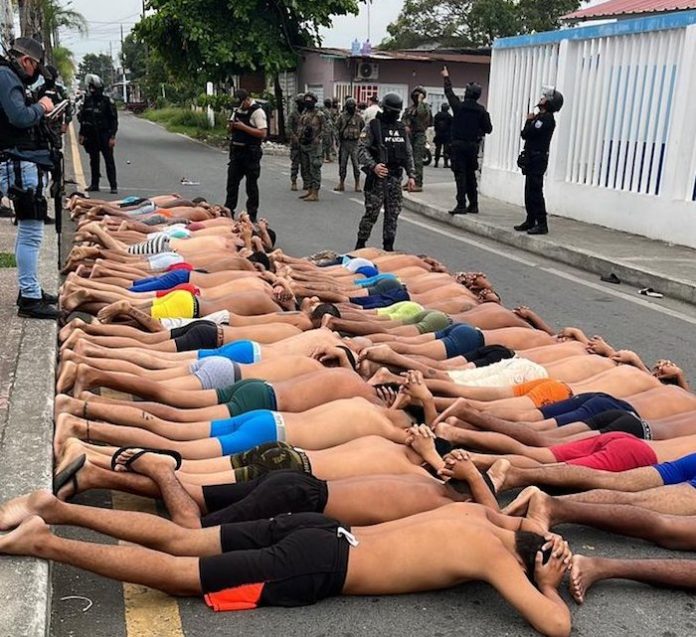 Las FFAA y Policía de Ecuador detienen a 40 delincuentes que intentaron tomar un hospital