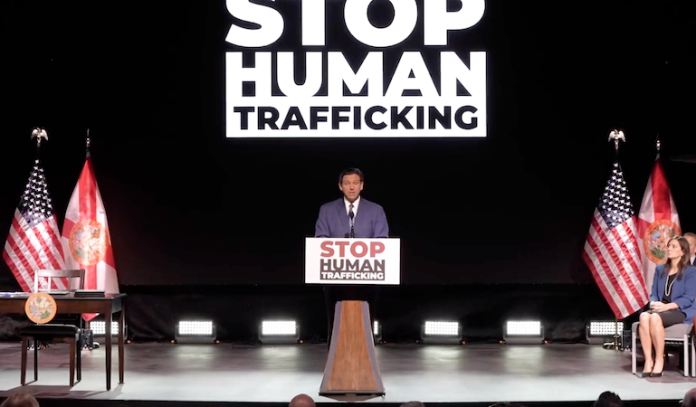 Campaña presidencial de DeSantis en EU fracasó por discurso anti inmigrante, dice AMLO